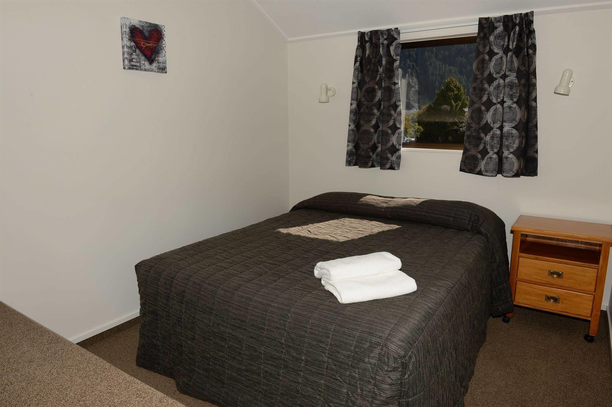 Amity Serviced Apartments Queenstown Buitenkant foto