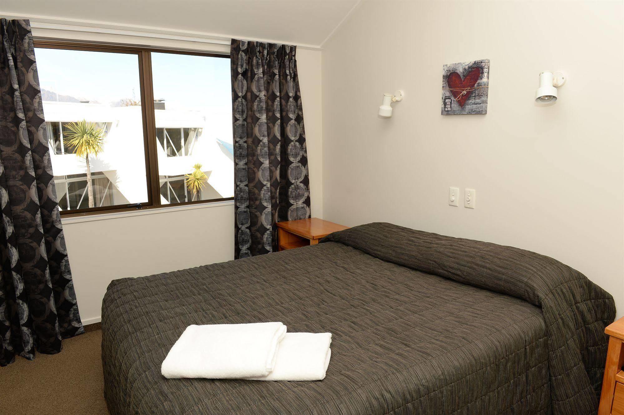 Amity Serviced Apartments Queenstown Buitenkant foto